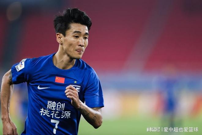 武汉三镇关键时刻主帅复盘，志在亚冠名次提升，震撼外界，身体对抗强度拉满的简单介绍